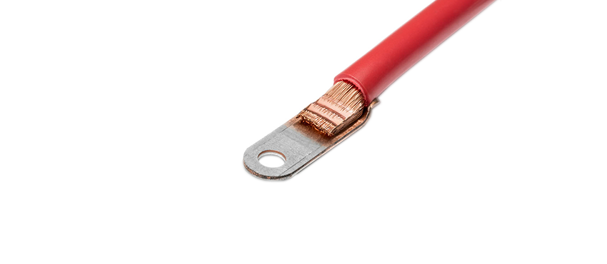 低電圧領域での電圧 供給用接点に銅線