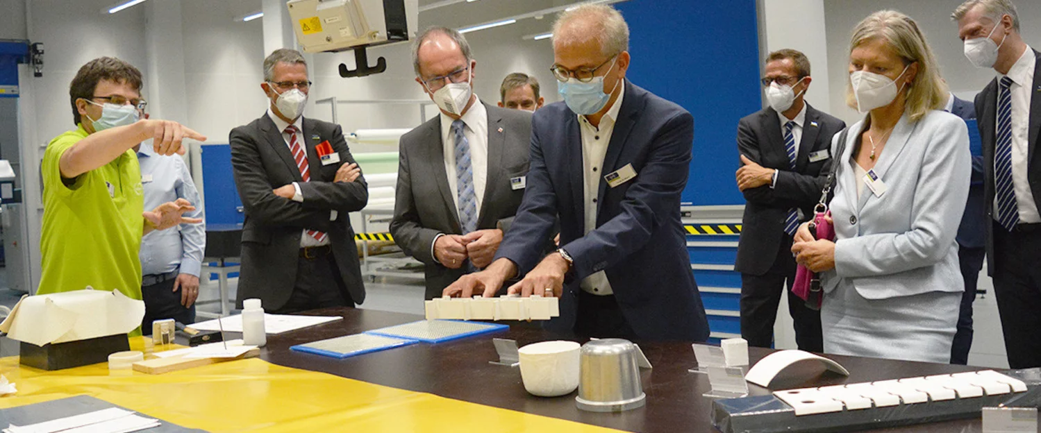 Schunk opens Innovation Center in the presence of Economics Minister Al-Wazir
