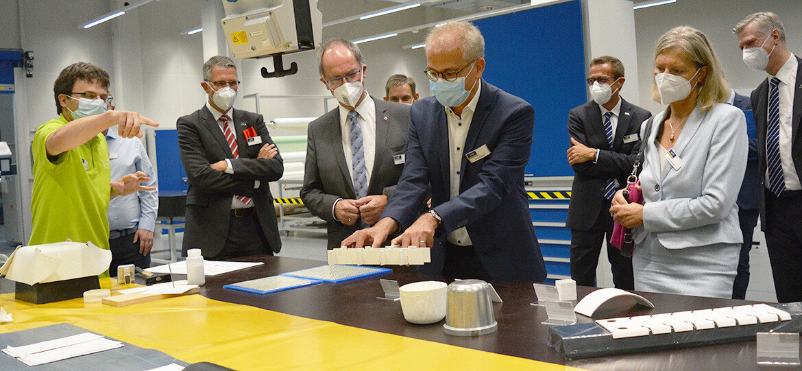 Schunk opens Innovation Center in the presence of Economics Minister Al-Wazir