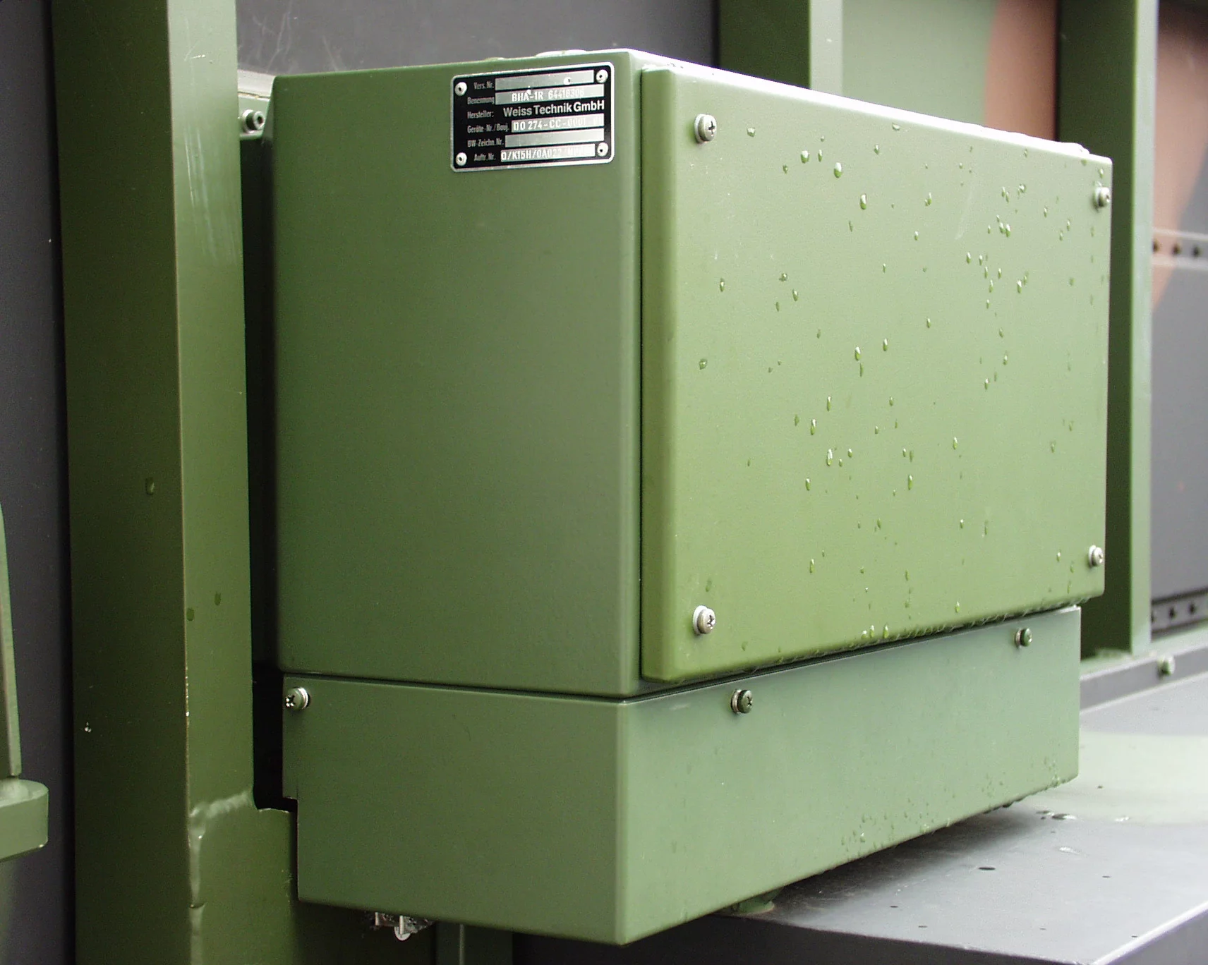  Protected BHA‑1 LR housing unit by Weiss Defence in olive‑green finish with bolted cover