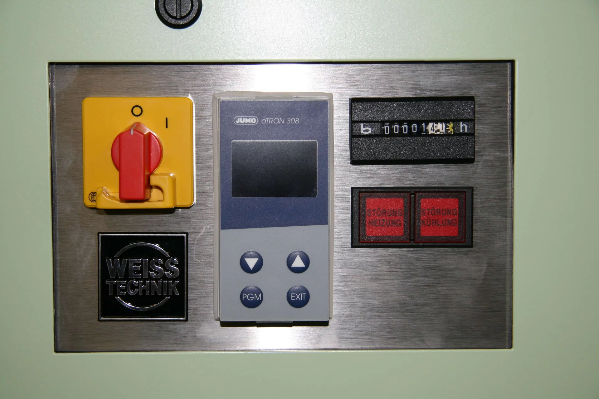  Control panel of the tactical air conditioning unit TKA K1W‑B by Weiss Defence with controller, switches and fault indicators