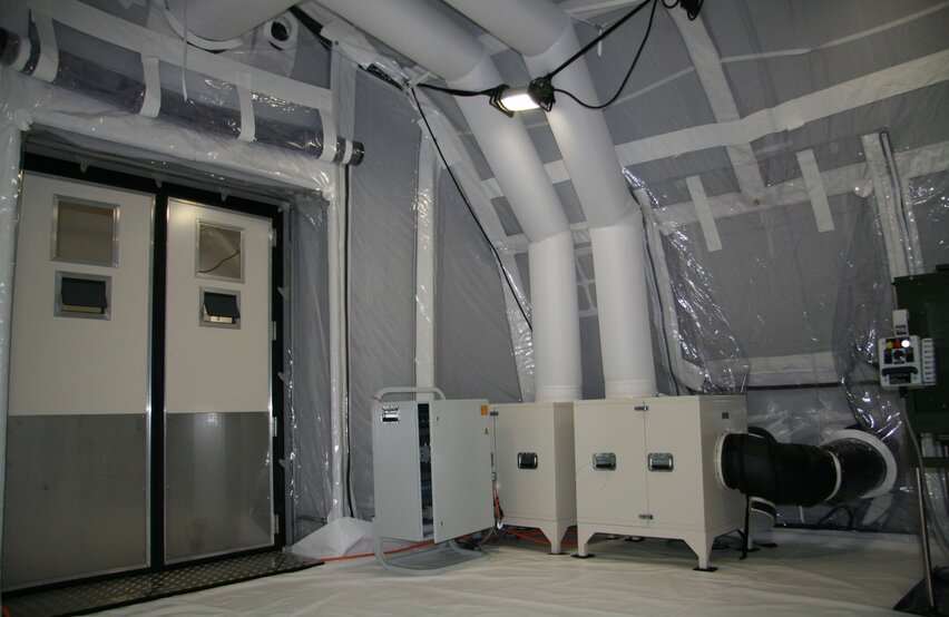  Tent interior with installed air distribution and filtration technology of the ZKB MCRS1 by Weiss Defence