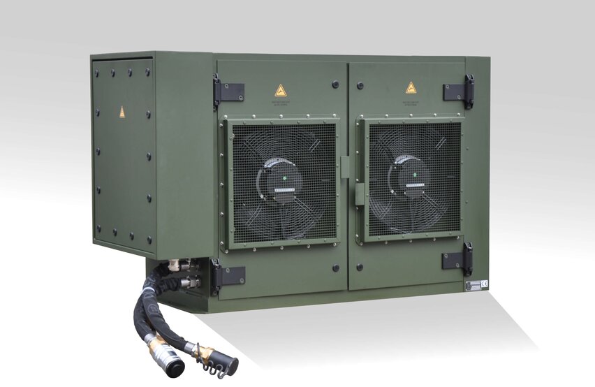  Militärische Klimaanlage STA‑10 A von WEISS Defence mit zwei Frontlüftern im robusten, olivgrünen Gehäuse