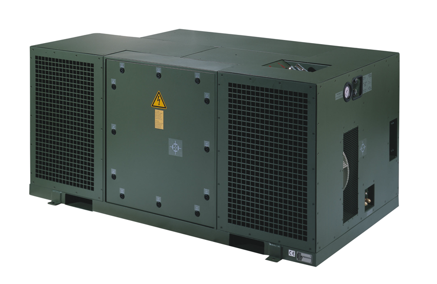  Schrägansicht der militärischen Klimaanlage STA‑3 A von WEISS Defence mit Lüftungsgittern und geschlossenem Servicepanel