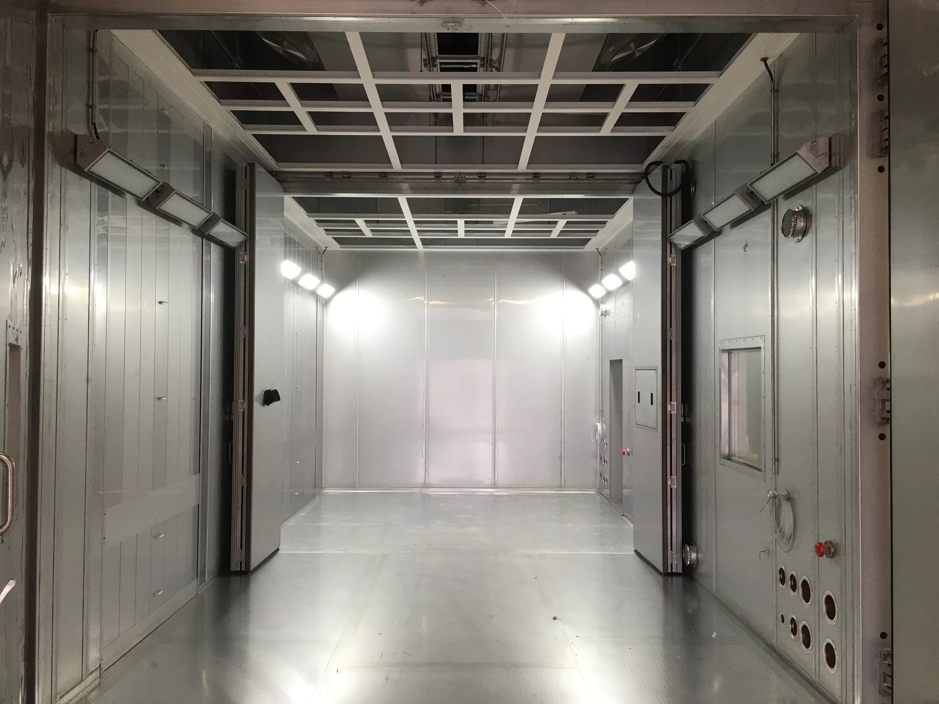 Walk-in climate test chamber for military environmental testing simulating extreme temperature and climate conditions