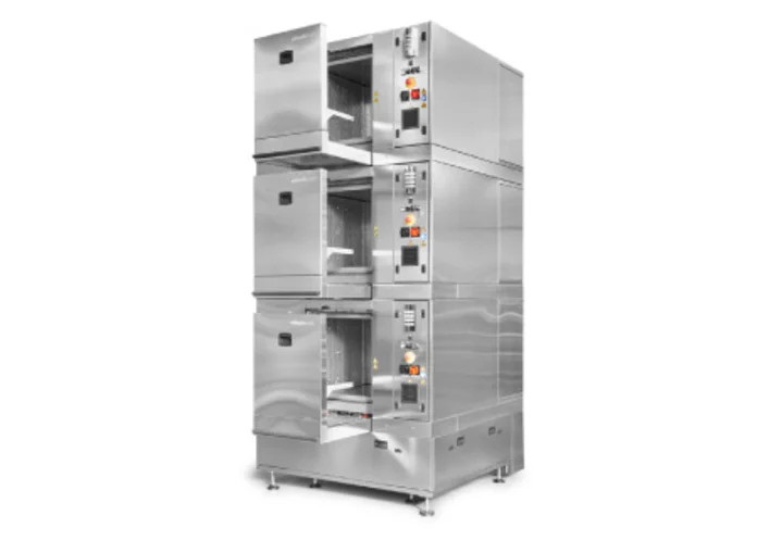 Stack oven for thermal processing in microelectronics with three vertically arranged chambers