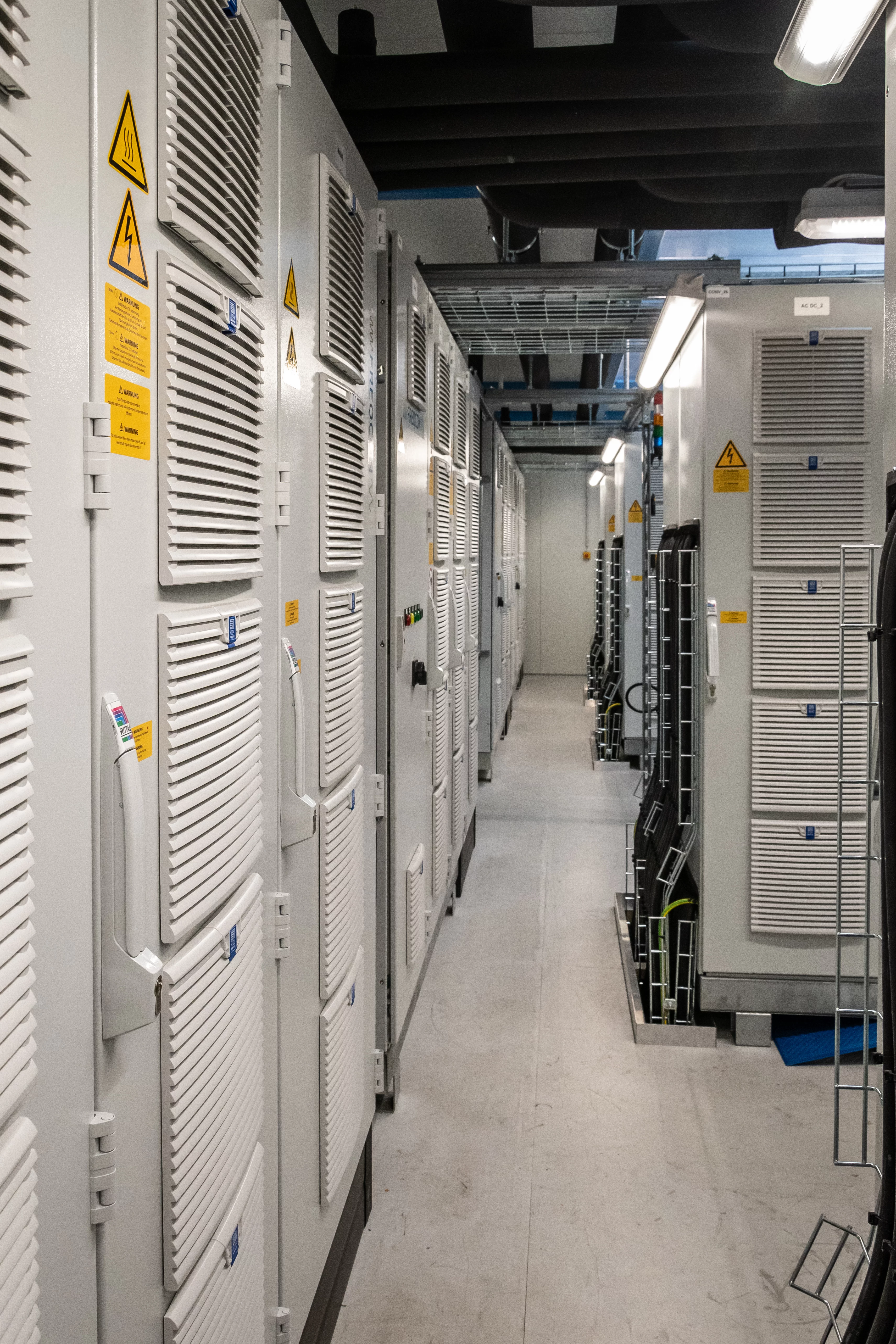 weisstechnik supplies high-performance climate simulation systems for load tests on wind turbine electronics