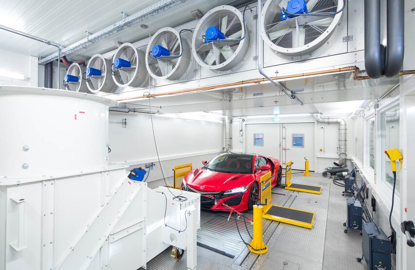 Drive In Climate Test Chamber with Dynamometer for Vehicles