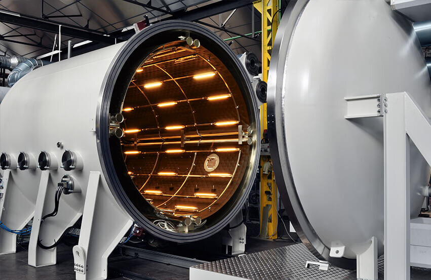 Thermal Vacuum Chamber for Space Simulation